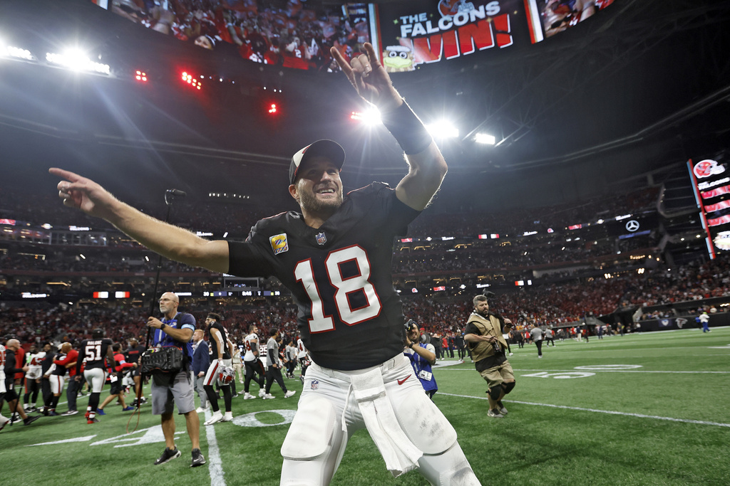 Cousins throws for 509 yards, hits Hodge in OT to give Falcons 36-30 win over Bucs