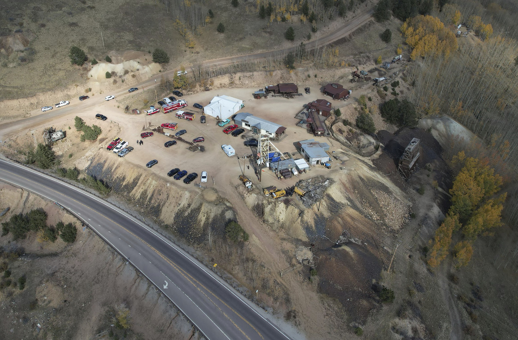1 person dies and 12 are rescued after elevator malfunctions at Colorado gold mine tourist site