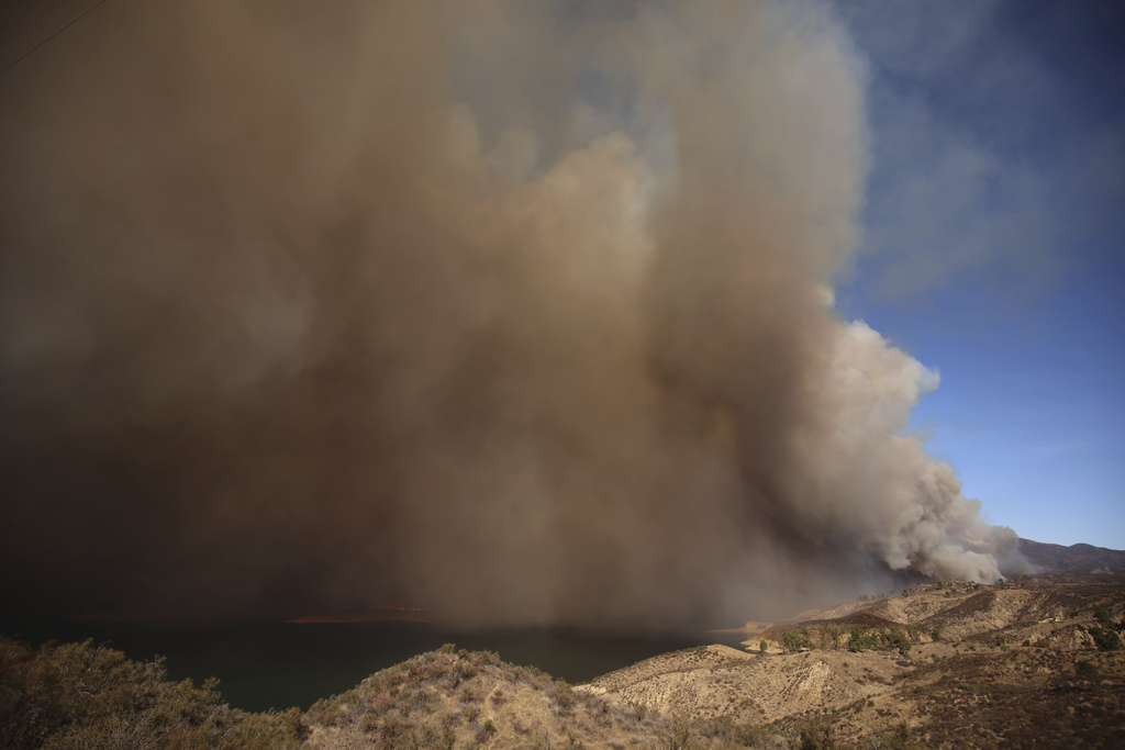 Evacuations ordered as new fast-moving wildfire threatens mountain homes north of Los Angeles