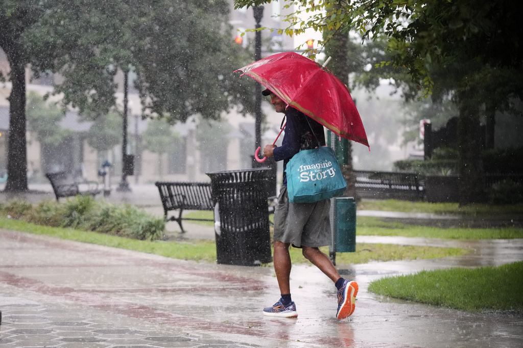 System over Florida has potential to develop into tropical depression, weather service says System over Florida has potential to develop into tropical depression, weather service says