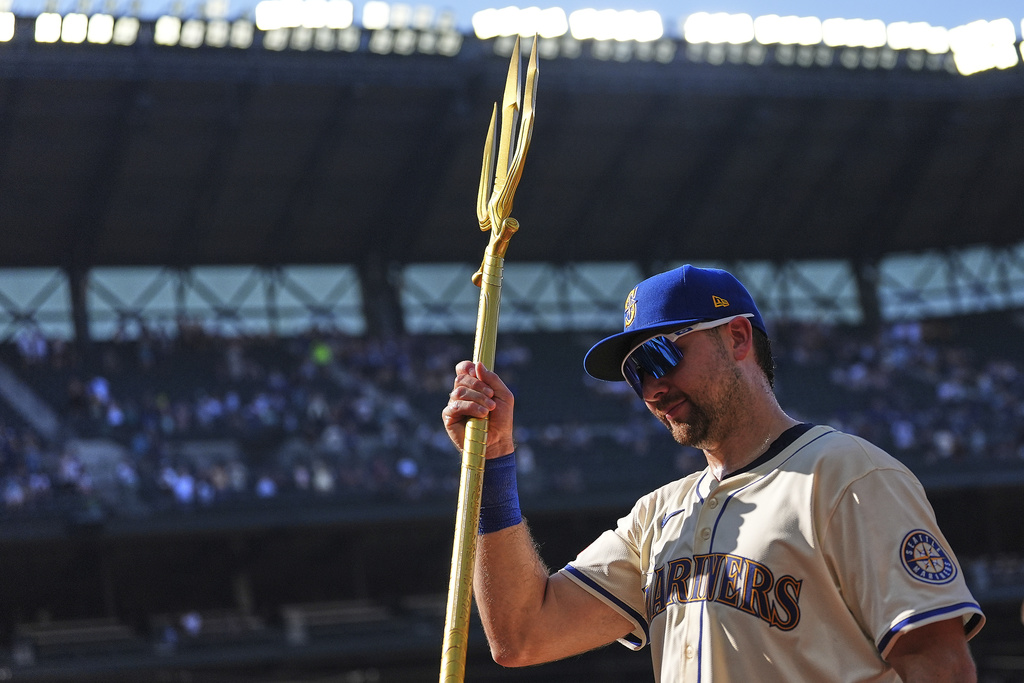 Cal Raleigh hits 50th homer, joining Mickey Mantle as switch-hitters to reach mark Cal Raleigh hits 50th homer, joining Mickey Mantle as switch-hitters to reach mark