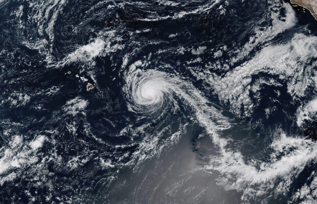 Kiko weakens into a tropical storm but brings dangerous surf to Hawaii Kiko weakens into a tropical storm but brings dangerous surf to Hawaii