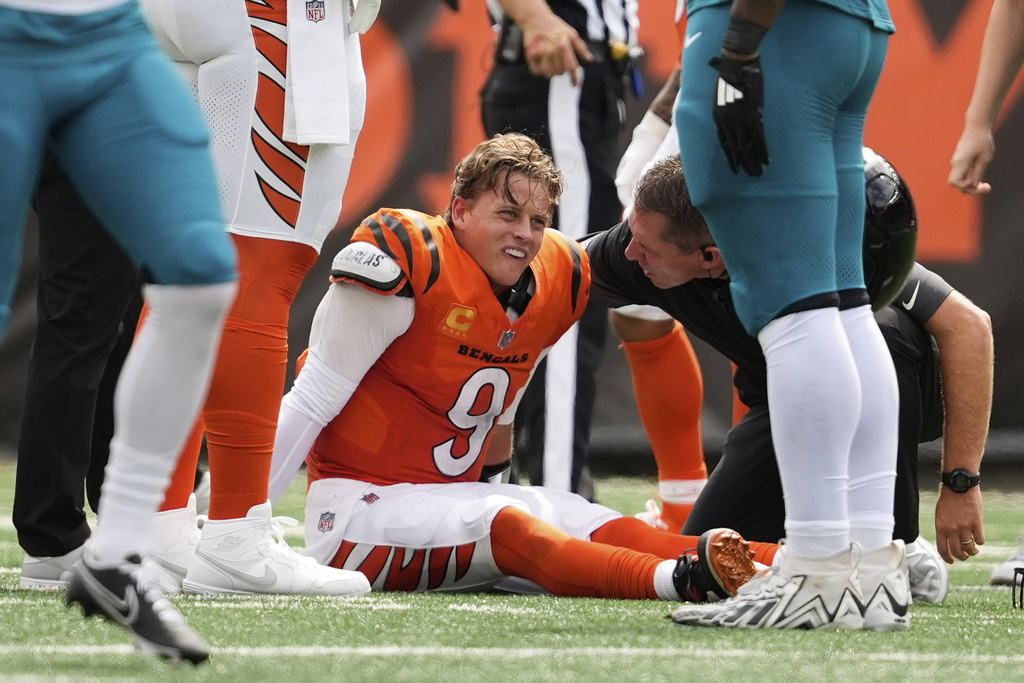 Bengals coach Zac Taylor confirms Joe Burrow will have surgery on left toe. QB could miss 3 months