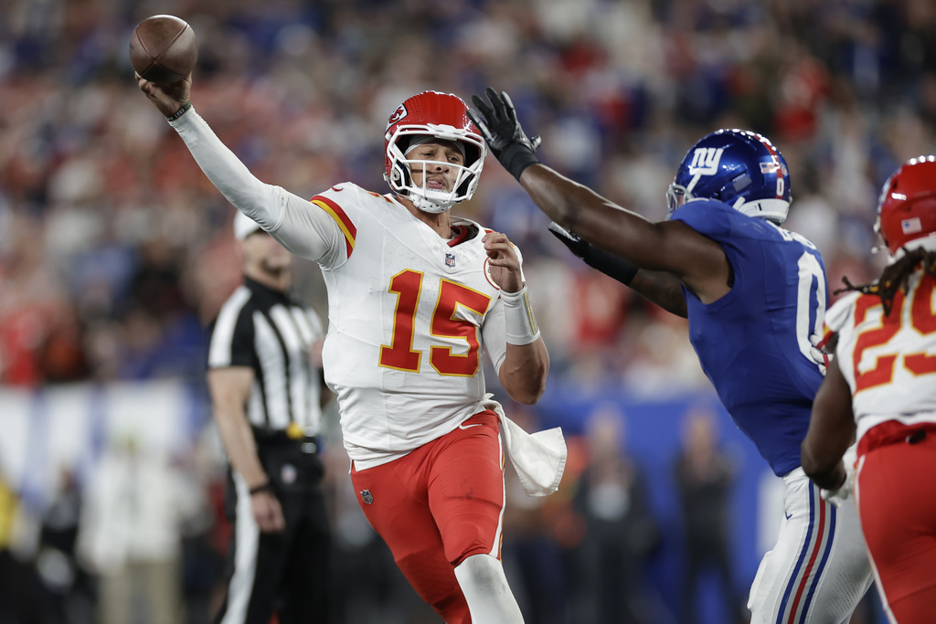 Patrick Mahomes and the Chiefs beat the Giants 22-9 for their first win this season Patrick Mahomes and the Chiefs beat the Giants 22-9 for their first win this season