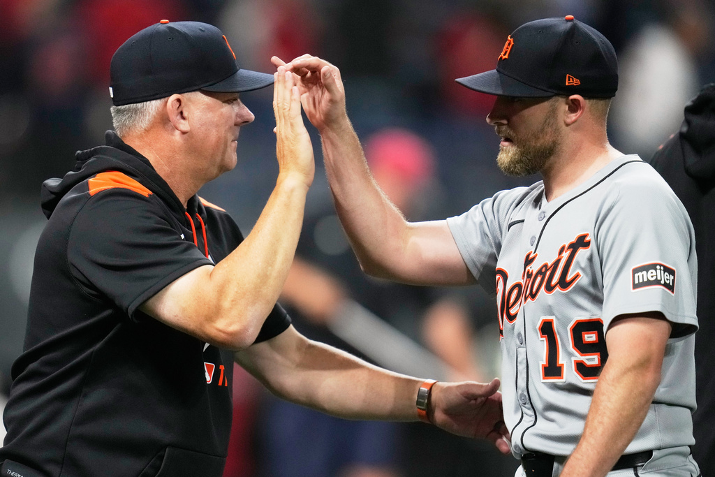 Tigers and Guardians tied atop AL Central with 3 games left Tigers and Guardians tied atop AL Central with 3 games left