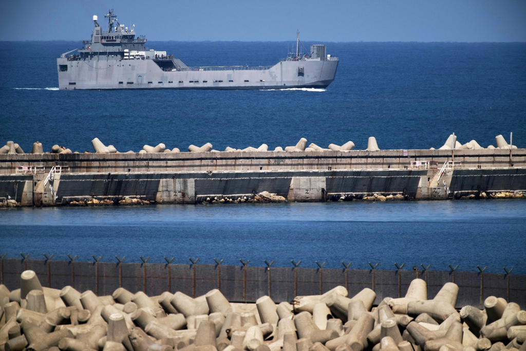 Israeli navy intercepts boats attempting to break Gaza blockade and arrests activists
