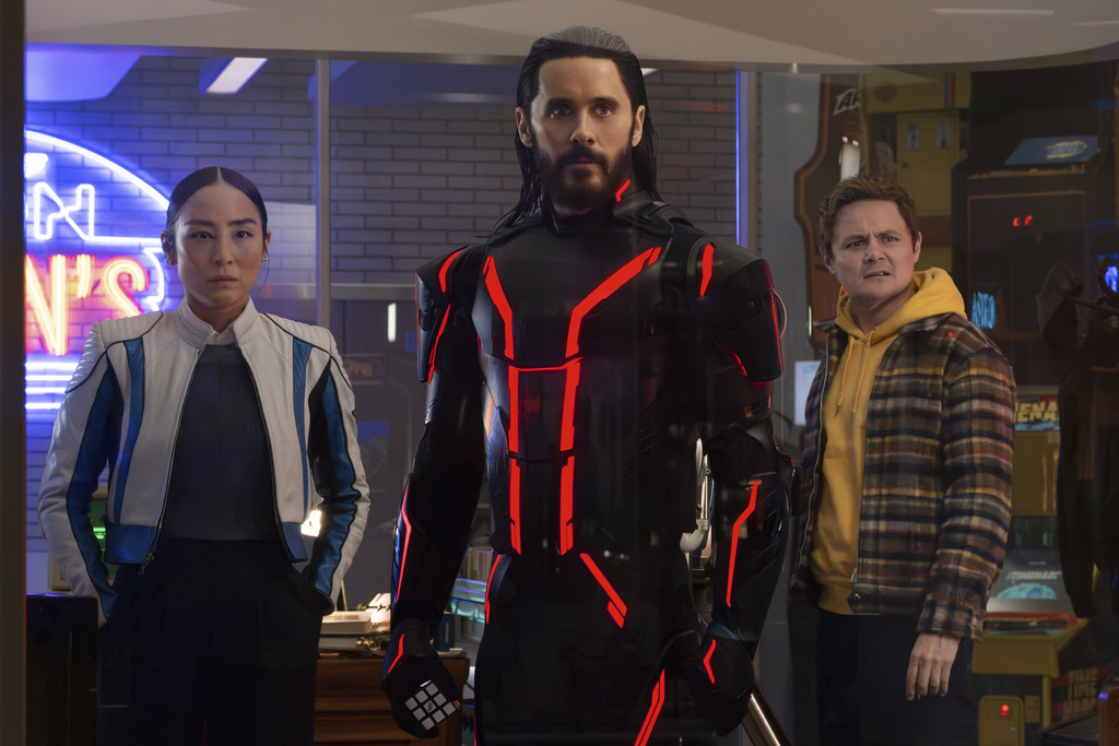 ‘Tron: Ares’ tops box office but falls short of expectations with $33.5 million debut ‘Tron: Ares’ tops box office but falls short of expectations with $33.5 million debut