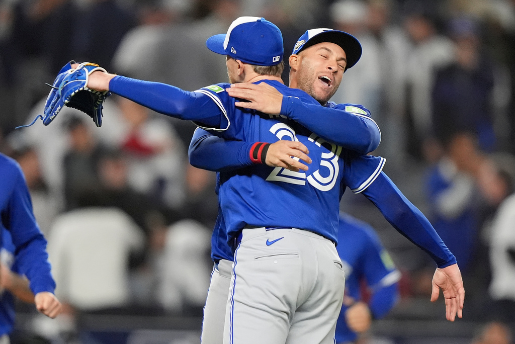 Blue Jays beat Yankees 5-2 in Game 4 to reach first ALCS since 2016 Blue Jays beat Yankees 5-2 in Game 4 to reach first ALCS since 2016