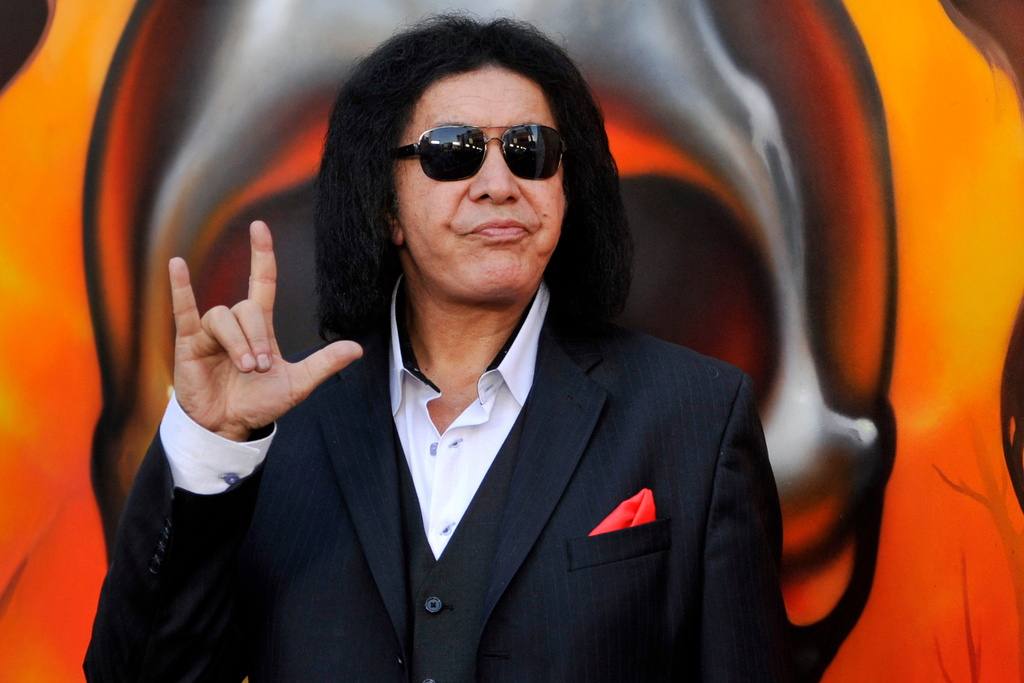 Kiss rocker Gene Simmons recovering after crashing SUV Kiss rocker Gene Simmons recovering after crashing SUV