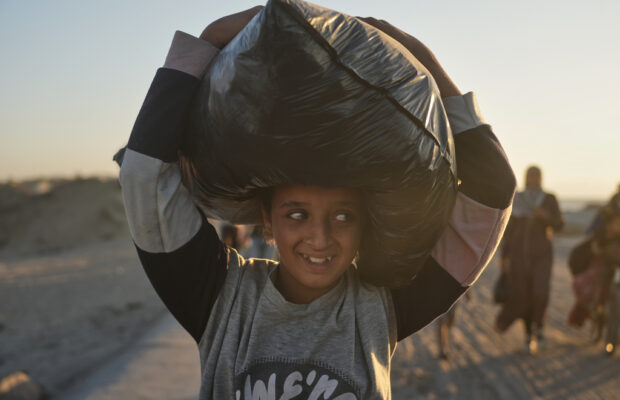 Thousands of Palestinians return to what’s left of their homes as Gaza ceasefire takes effect Thousands of Palestinians return to what’s left of their homes as Gaza ceasefire takes effect