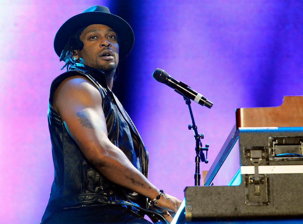 D’Angelo, Grammy-winning R&B singer who became an icon with ‘Untitled (How Does It Feel),’ dies D’Angelo, Grammy-winning R&B singer who became an icon with ‘Untitled (How Does It Feel),’ dies
