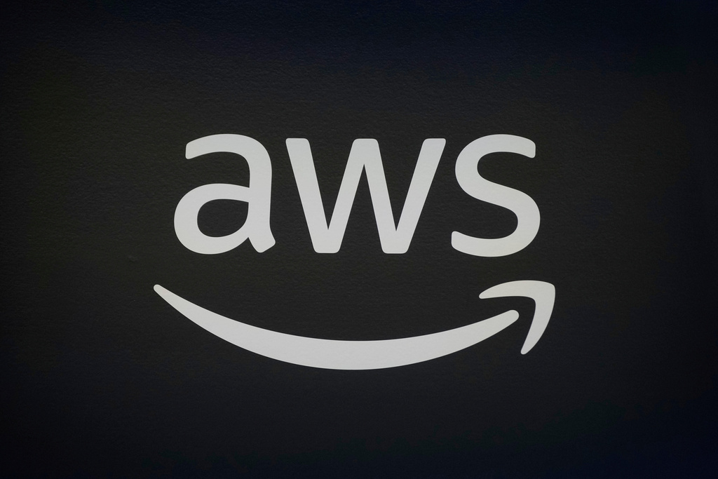 Amazon cloud computing outage disrupts Snapchat, Ring and many other online services Amazon cloud computing outage disrupts Snapchat, Ring and many other online services