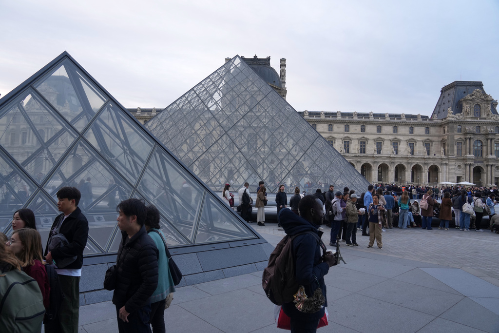 The Louvre reopens 3 days after one of the biggest museum heists of the century The Louvre reopens 3 days after one of the biggest museum heists of the century