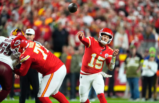Mahomes, Hunt lead Chiefs to dominant 28-7 win over Commanders, their 9th straight in the series Mahomes, Hunt lead Chiefs to dominant 28-7 win over Commanders, their 9th straight in the series