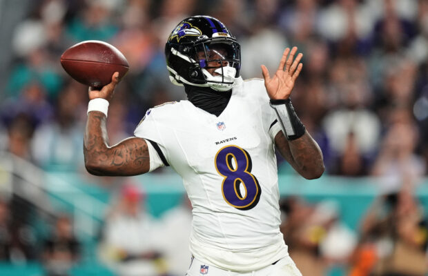 Lamar Jackson torches Miami with 4 TD passes in return from injury and Ravens rout Dolphins 28-6