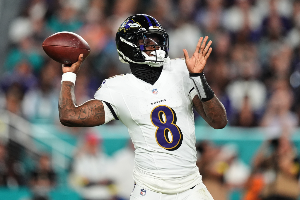 Lamar Jackson torches Miami with 4 TD passes in return from injury and Ravens rout Dolphins 28-6 Lamar Jackson torches Miami with 4 TD passes in return from injury and Ravens rout Dolphins 28-6