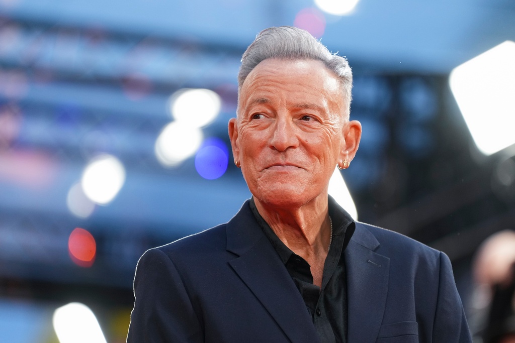 Bruce Springsteen performs at New York Public Library gala Bruce Springsteen performs at New York Public Library gala