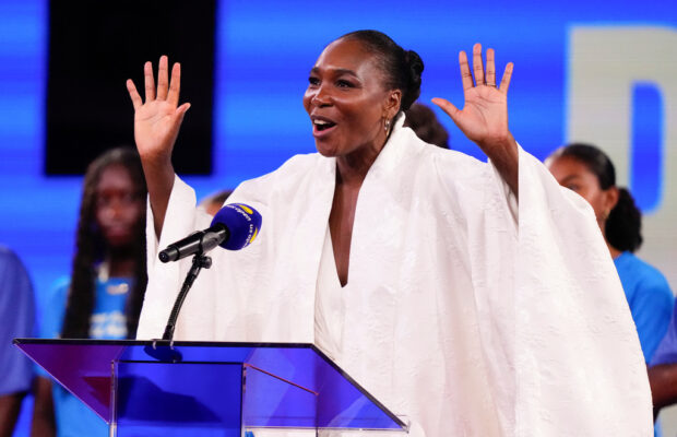 Tennis great Venus Williams plans to start 33rd straight pro season in Auckland in January