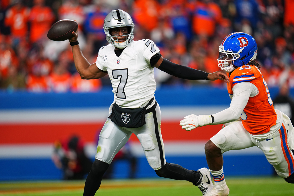 Broncos’ defense shines in 10-7 squeaker over Raiders despite offensive and special teams struggles Broncos’ defense shines in 10-7 squeaker over Raiders despite offensive and special teams struggles