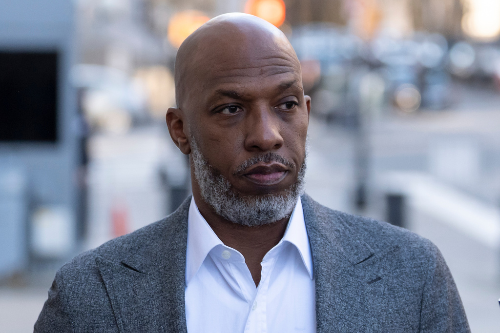 Portland Trail Blazers coach Chauncey Billups pleads not guilty in rigged poker games case Portland Trail Blazers coach Chauncey Billups pleads not guilty in rigged poker games case