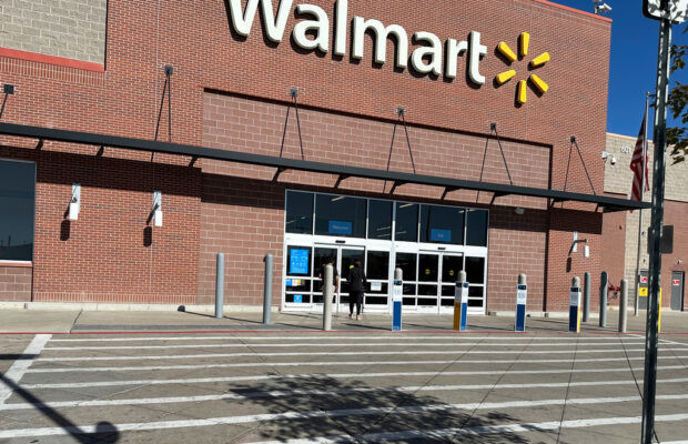 感恩节哪里开门？差别不大，因为许多商店在黑色星期五之前休息或准备。海狸调频