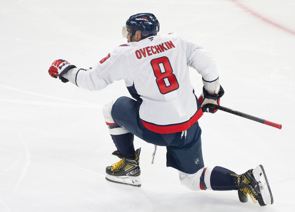 Ovechkin scores twice as Capitals crush Sharks 7-1 for sixth straight win