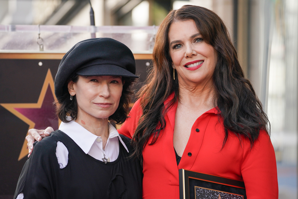 Lauren Graham and Amy Sherman-Palladino to release ‘Gilmore Girls’ book in Fall 2027