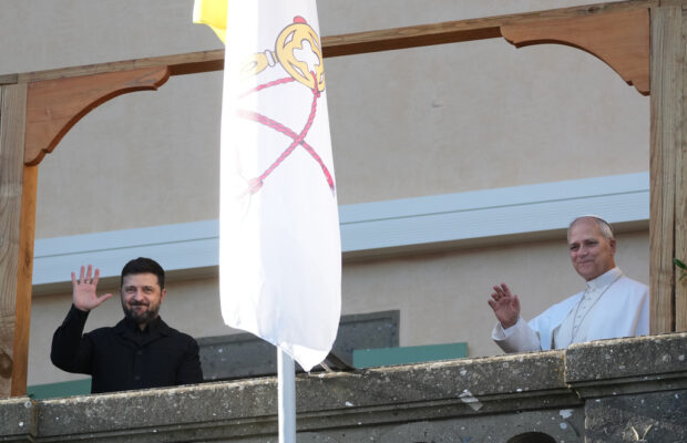 Zelenskyy reaffirms his refusal to cede land to Russia as he rallies European support