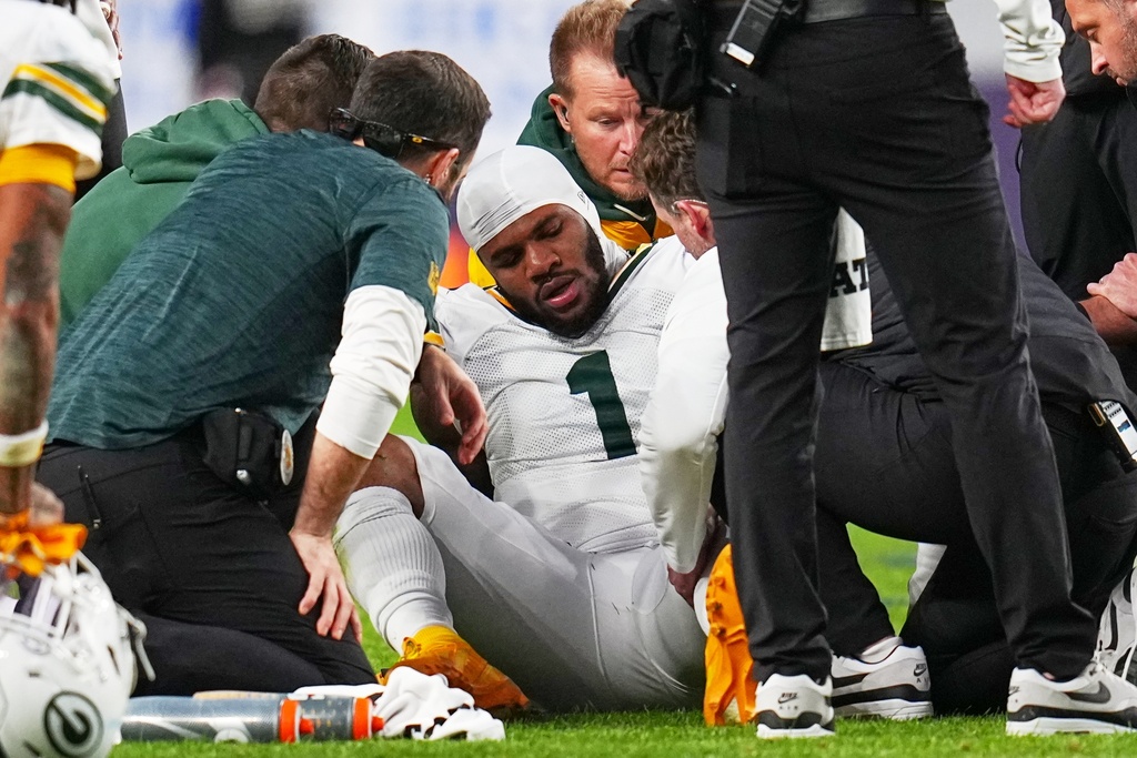 Packers star pass rusher Micah Parsons feared to have torn ACL, AP source says Packers star pass rusher Micah Parsons feared to have torn ACL, AP source says