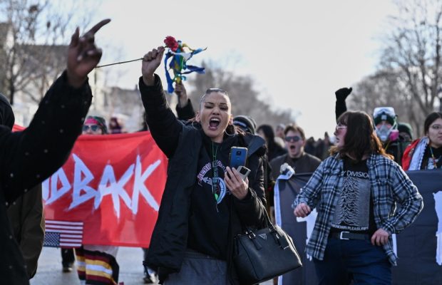 ICE officer kills a Minneapolis driver in a deadly start to Trump’s latest immigration operation ICE officer kills a Minneapolis driver in a deadly start to Trump’s latest immigration operation