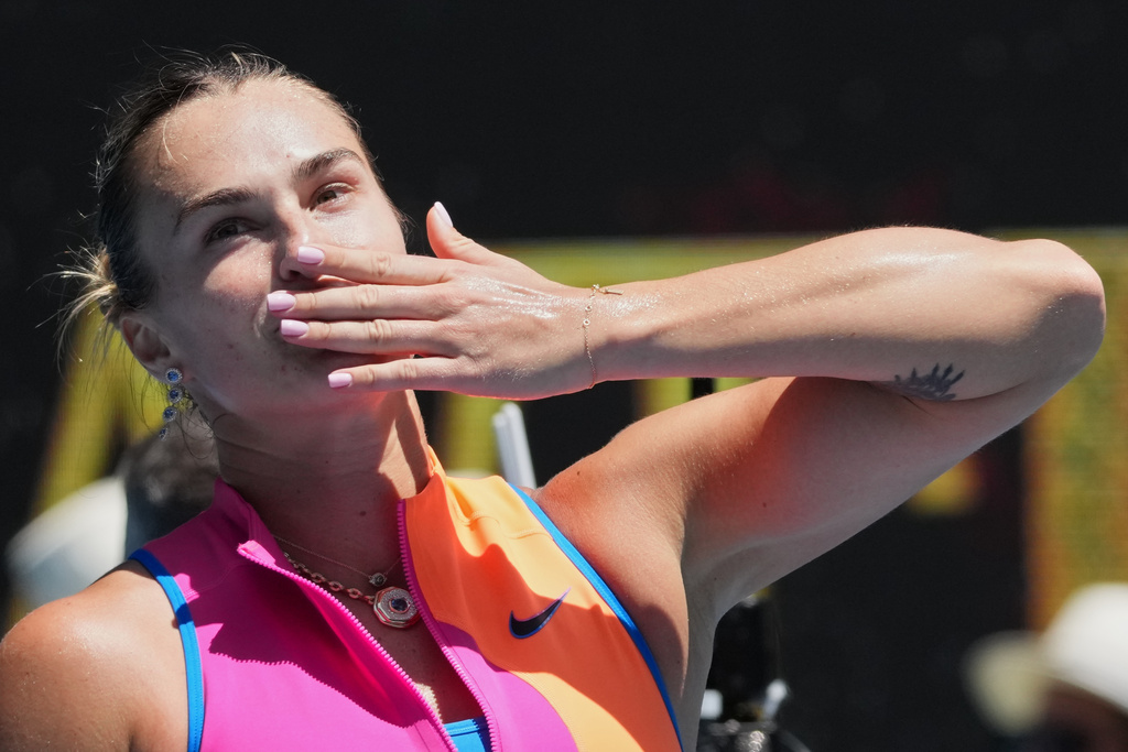 Record crowds witness Sabalenka, Alcaraz, Gauff and Zverev advance at Australian Open