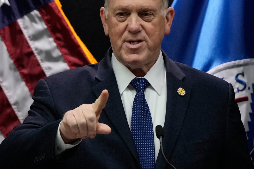 Trump’s border czar announces 700 immigration officers to immediately leave Minnesota
