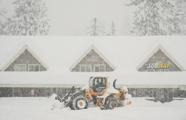 Crews hope to resume recovery of 8 bodies from California avalanche after days of dangerous weather