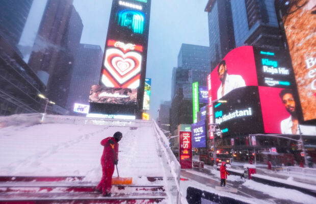 Snowfall intensifies in Northeast, with many stuck at home under blizzard warnings and travel bans Snowfall intensifies in Northeast, with many stuck at home under blizzard warnings and travel bans