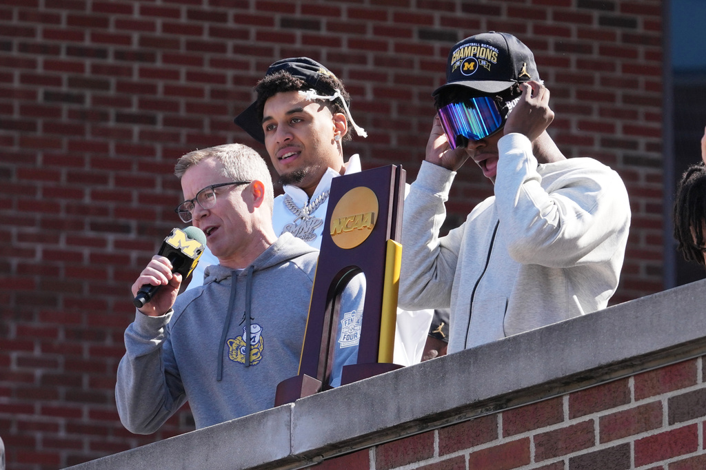 Back in Ann Arbor, Dusty May tells jubilant Michigan fans: ‘This trophy is yours’ Back in Ann Arbor, Dusty May tells jubilant Michigan fans: ‘This trophy is yours’