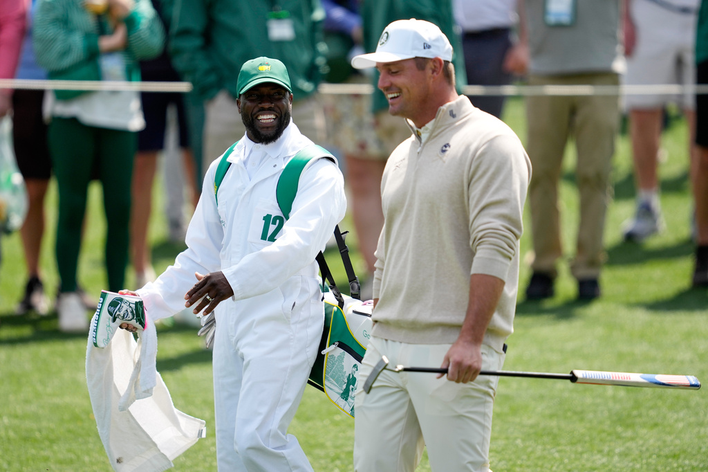 Kevin Hart and Jason Kelce are among the celebrity caddies at Augusta National’s Par 3 Contest