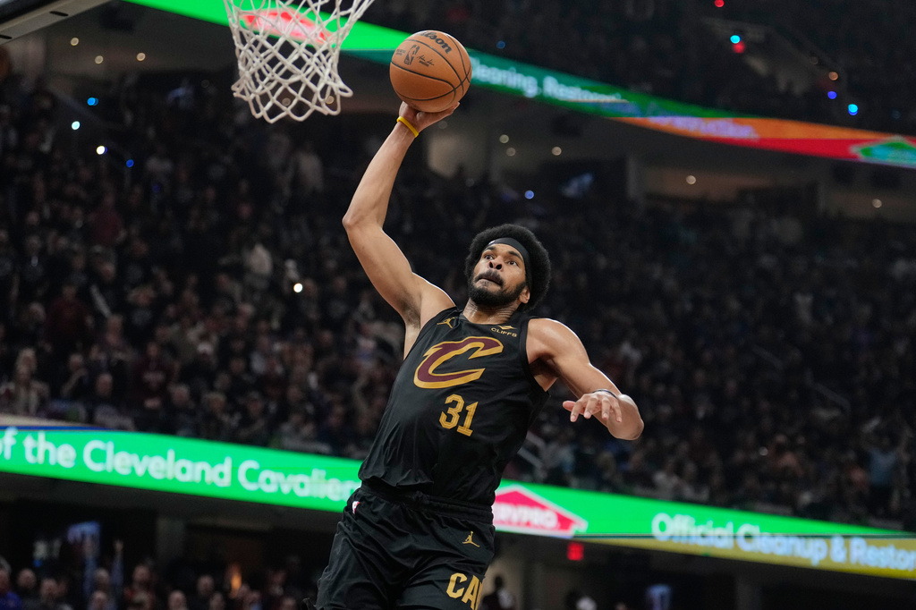 Allen ties playoff career high with 22 points as Cavaliers beat Raptors 114-102 to advance