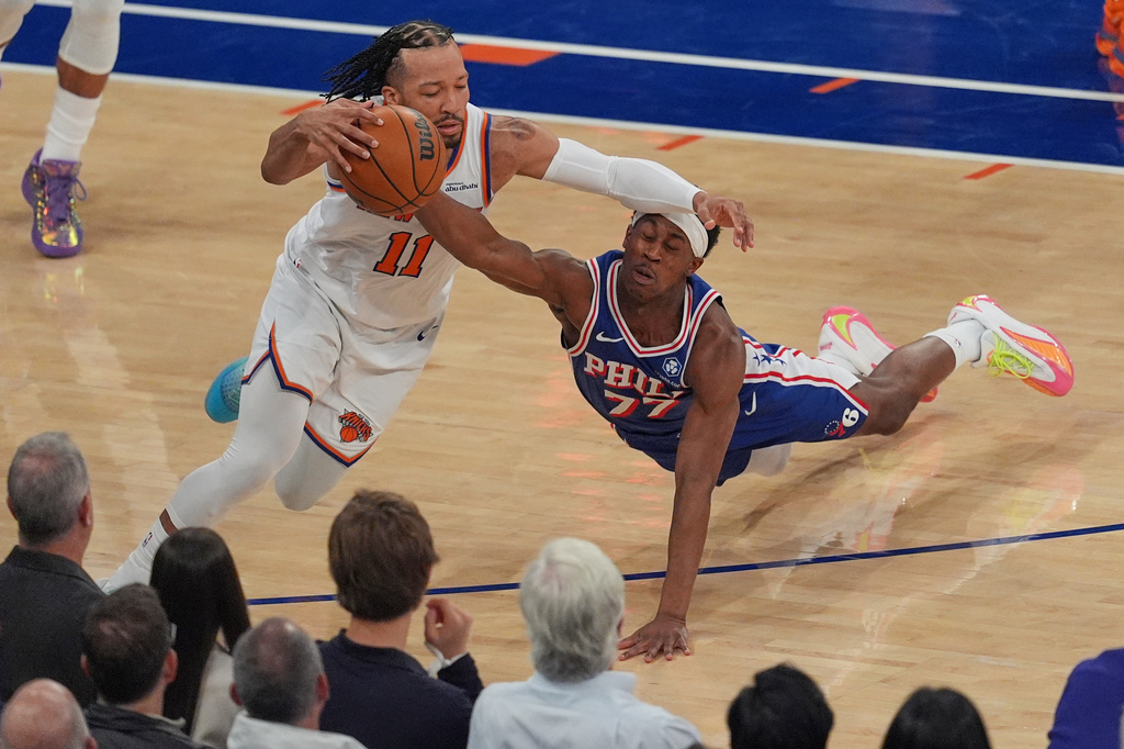 Knicks crush the 76ers 137-98 to start the second round and keep up a historic postseason roll