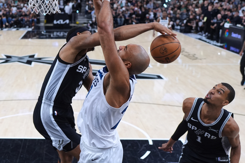 Wembanyama responds to ejection with a dominant Game 5 as Spurs rout Wolves