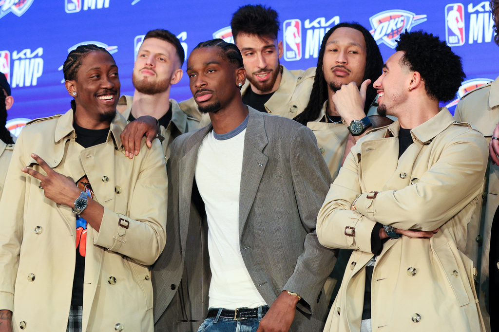 Shai Gilgeous-Alexander of the Thunder becomes the 14th player to win back-to-back NBA MVPs