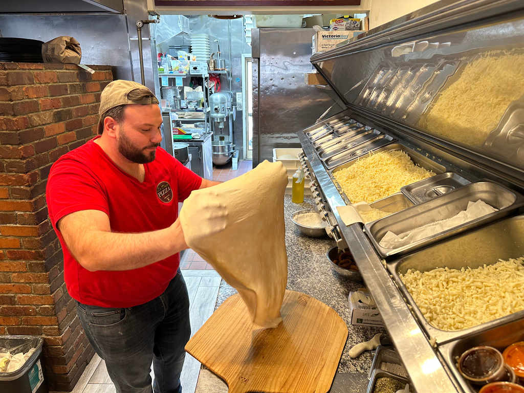 A proposed additive ban could change New York’s pizza and bagels, some say for the better
