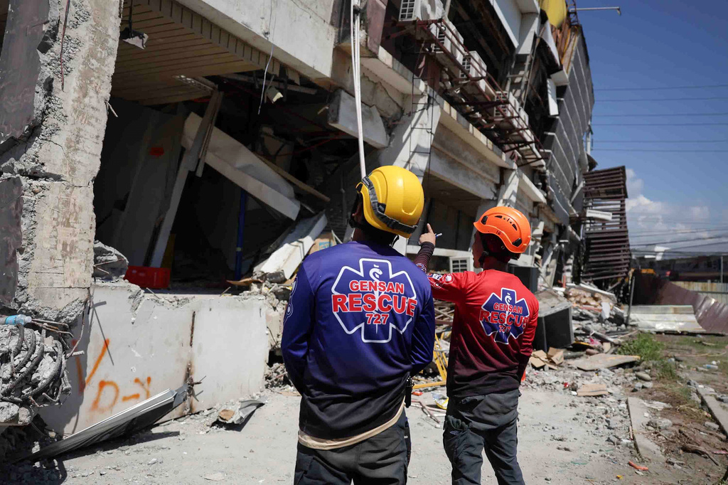 32,000 people displaced by the Philippine earthquake that killed at least 37 32,000 people displaced by the Philippine earthquake that killed at least 37