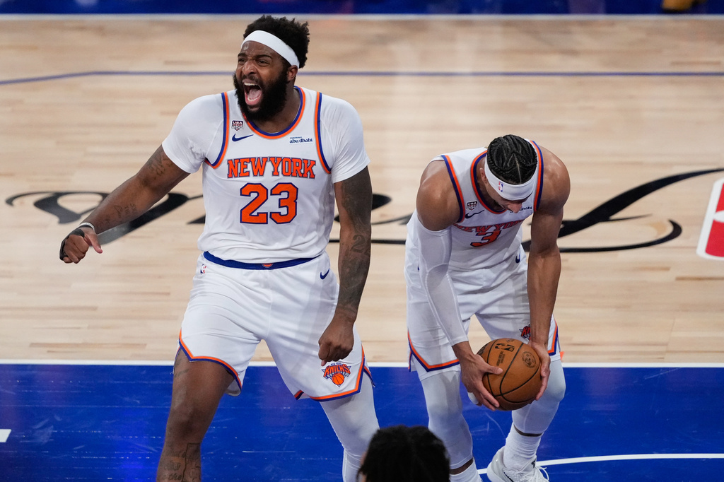 Knicks complete record rally from 29 points down and beat Spurs 107-106 for 3-1 NBA Finals lead Knicks complete record rally from 29 points down and beat Spurs 107-106 for 3-1 NBA Finals lead