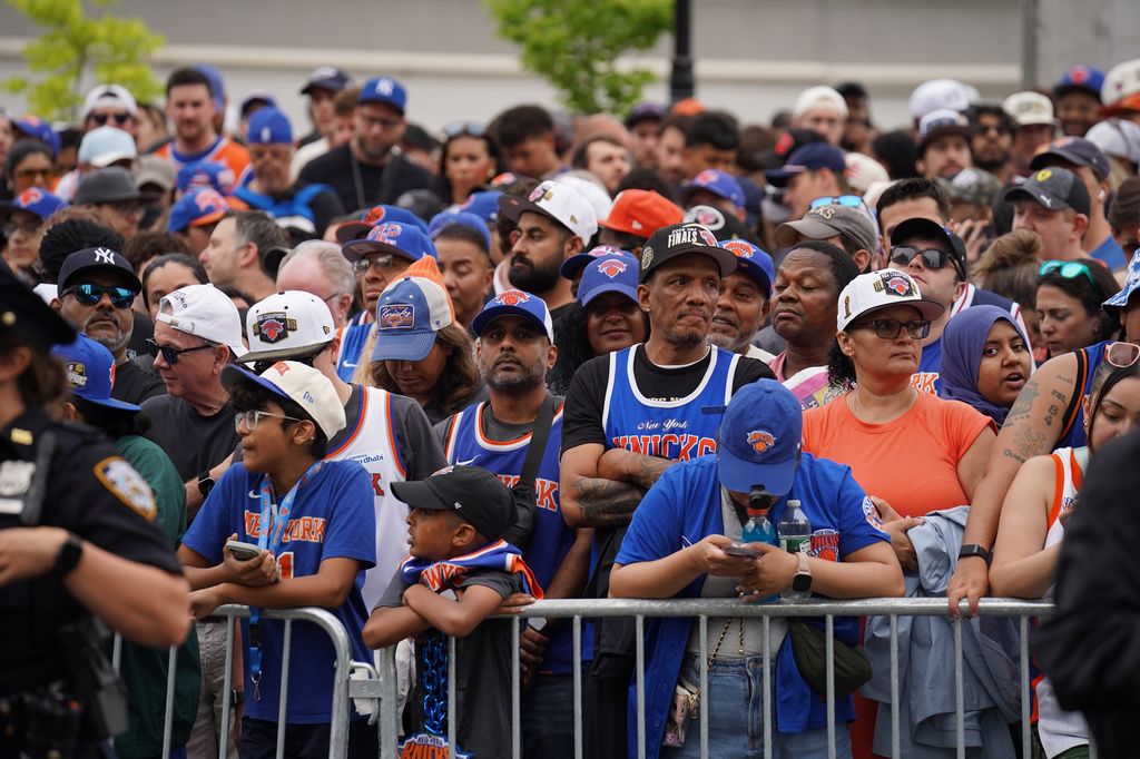 New Yorkers are set to fete the Knicks with a ticker-tape parade New Yorkers are set to fete the Knicks with a ticker-tape parade