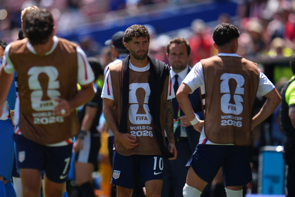 Christian Pulisic returns to training with US after missing last World Cup match with injury Christian Pulisic returns to training with US after missing last World Cup match with injury