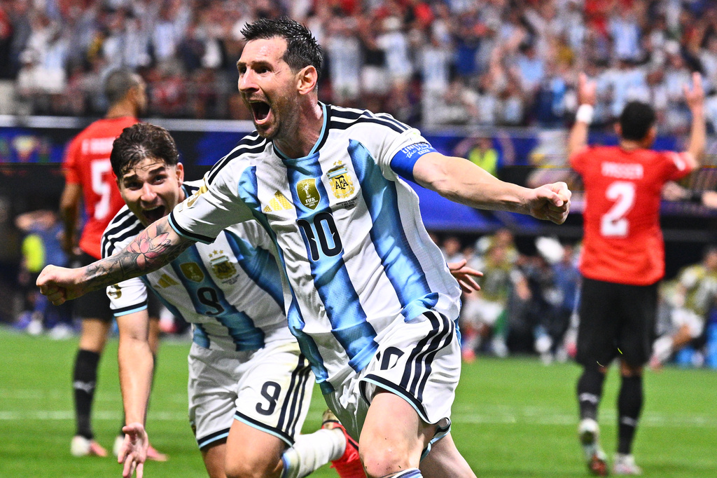 Lionel Messi leads Argentina to 3-2 comeback victory over Egypt and spot in World Cup quarterfinals