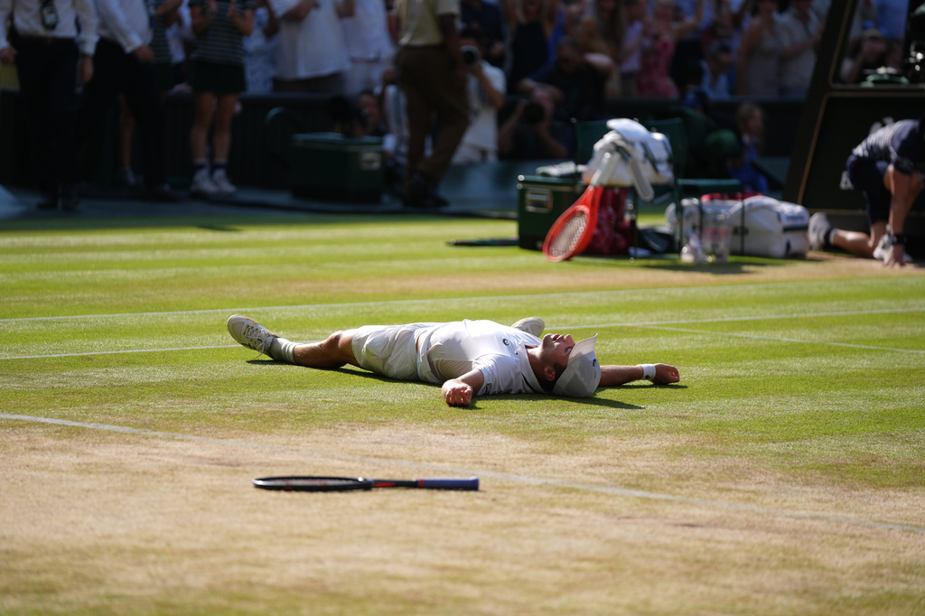 ‘Ferytale’ rolls on at Wimbledon as British wild card Fery reaches semifinals after meeting queen