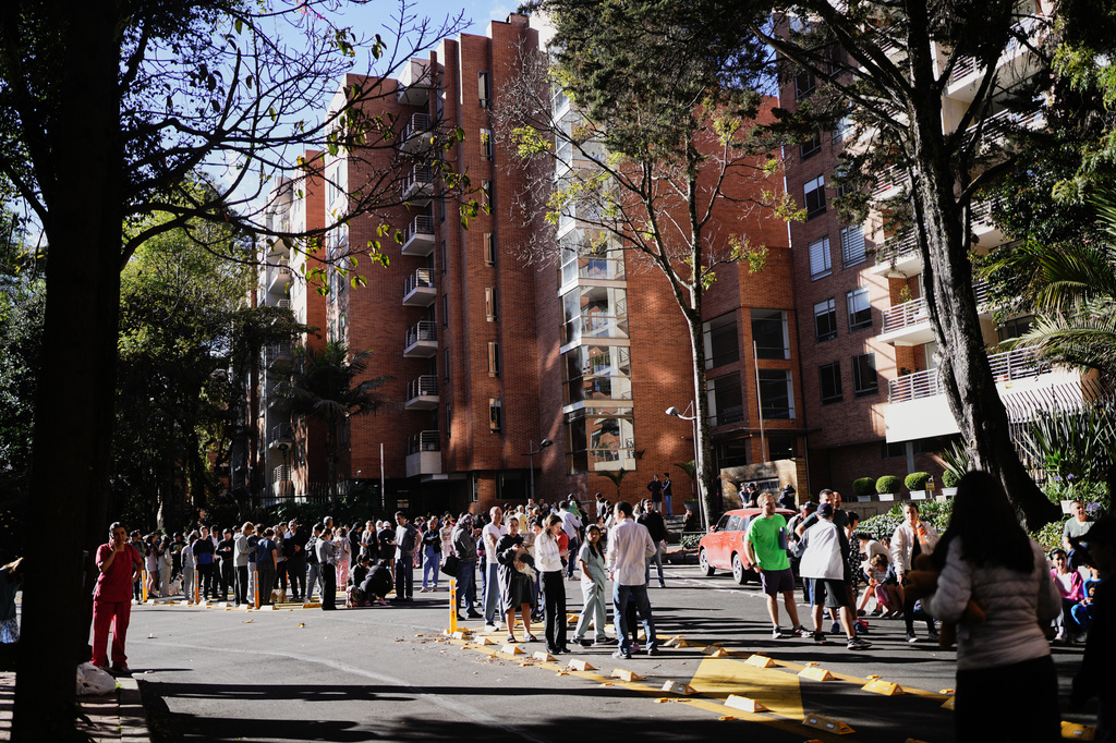 A 7.4-magnitude earthquake shakes Colombia and Ecuador, prompting people to evacuate buildings A 7.4-magnitude earthquake shakes Colombia and Ecuador, prompting people to evacuate buildings