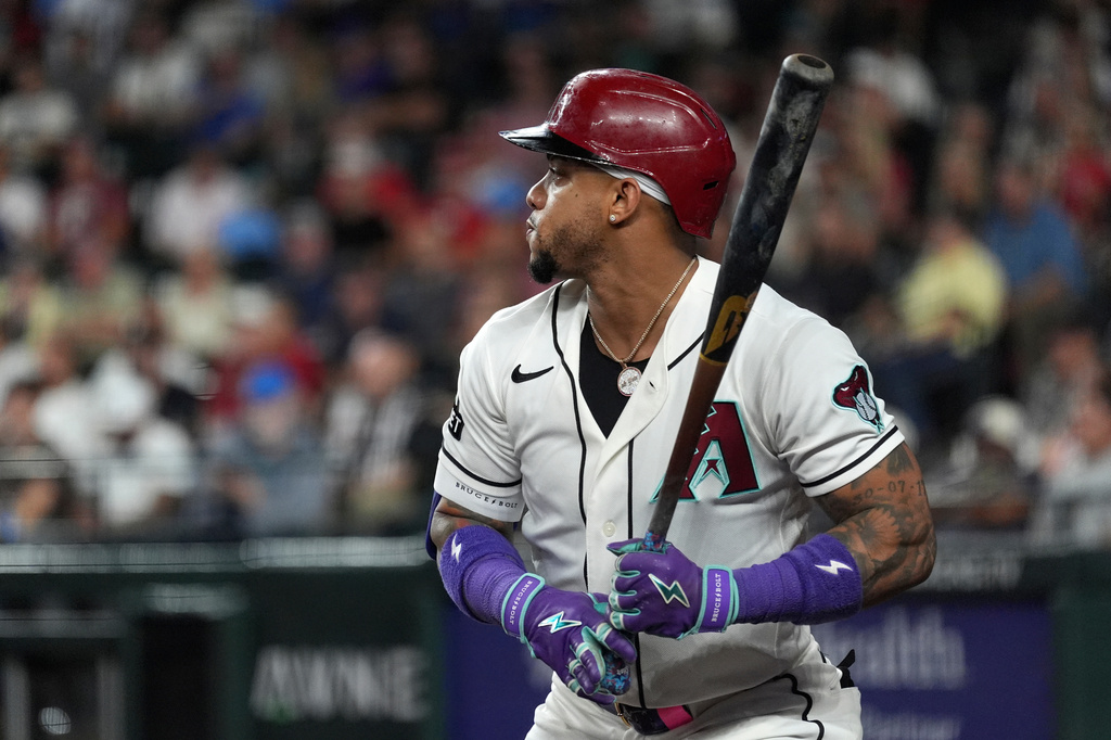 Ketel Marte booed at home in return to Diamondbacks’ lineup, 2 weeks after no-show in Boston