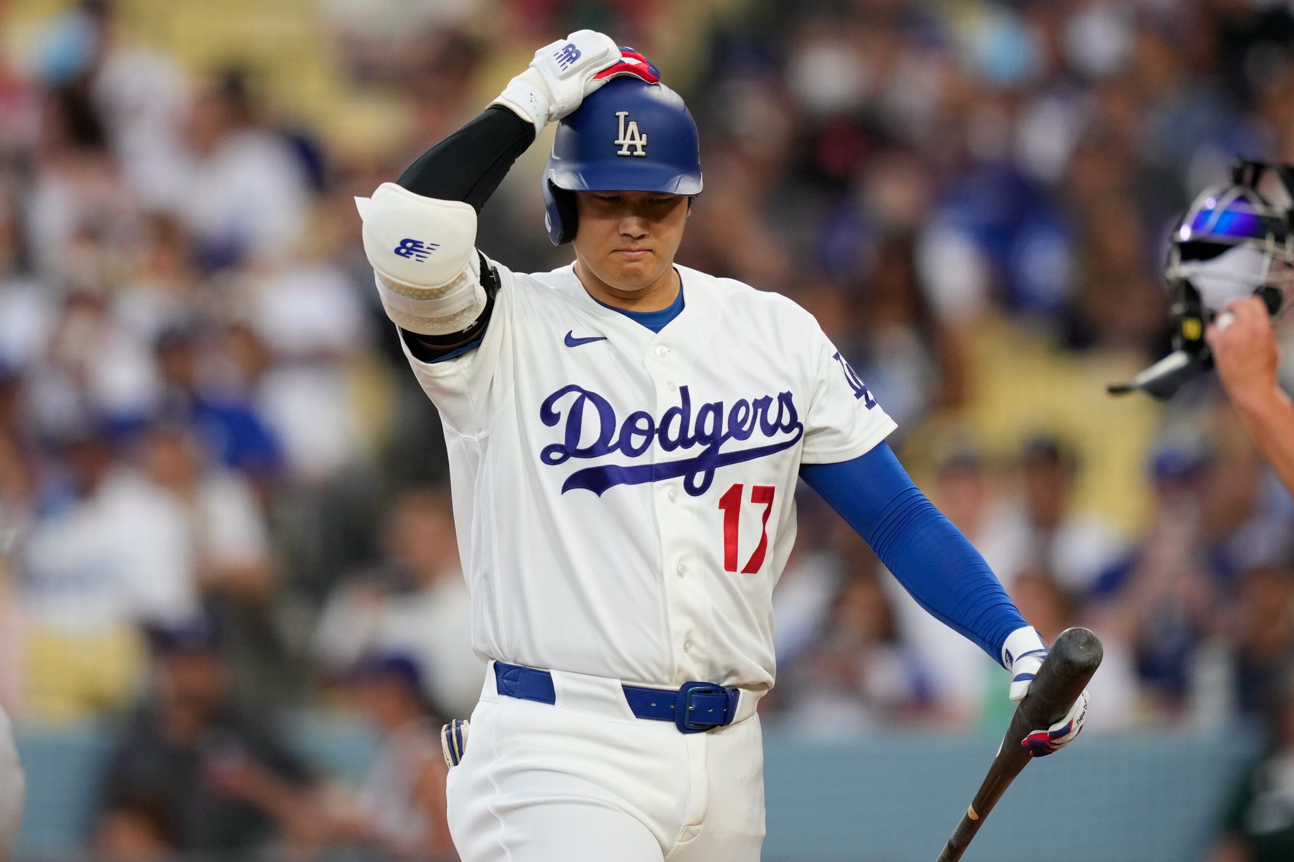 Dodgers star Shohei Ohtani returns to lineup after 4-day break but won’t pitch again this season Dodgers star Shohei Ohtani returns to lineup after 4-day break but won’t pitch again this season